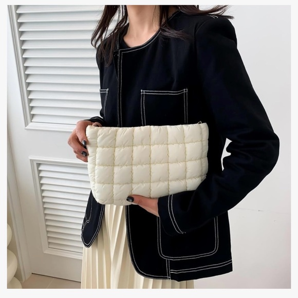 NEW Puffy Blush Ivory Pouch w/ Gold-Tone Hardware - Picture 5 of 5